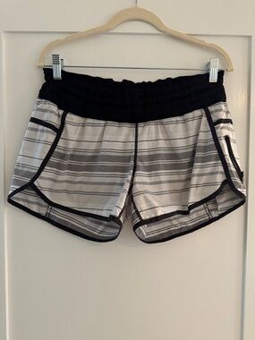 Lululemon Tracker Shorts 2 *2 Way Stretch-Size 8